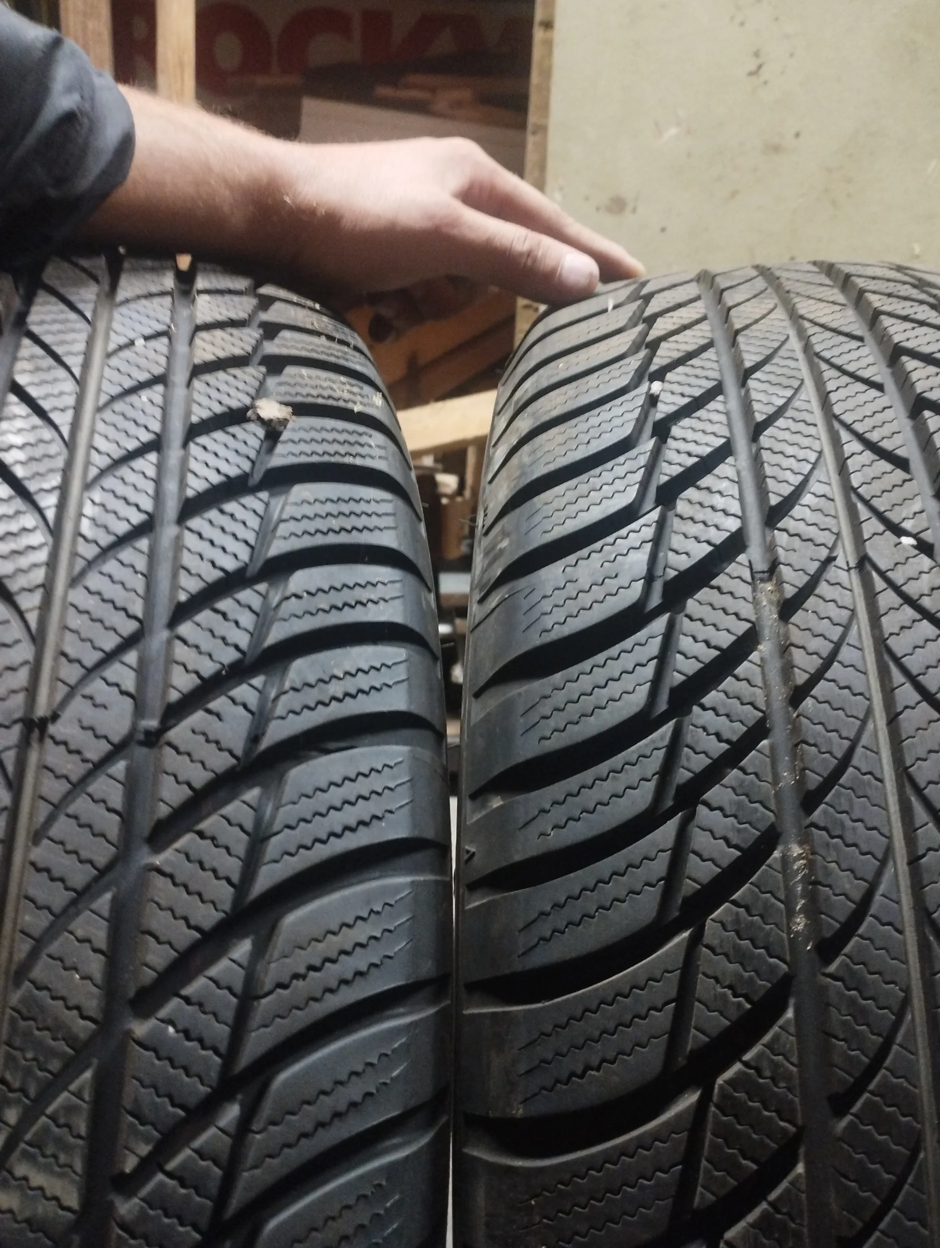 Bridgestone Blizzak LM001 215/65 R17