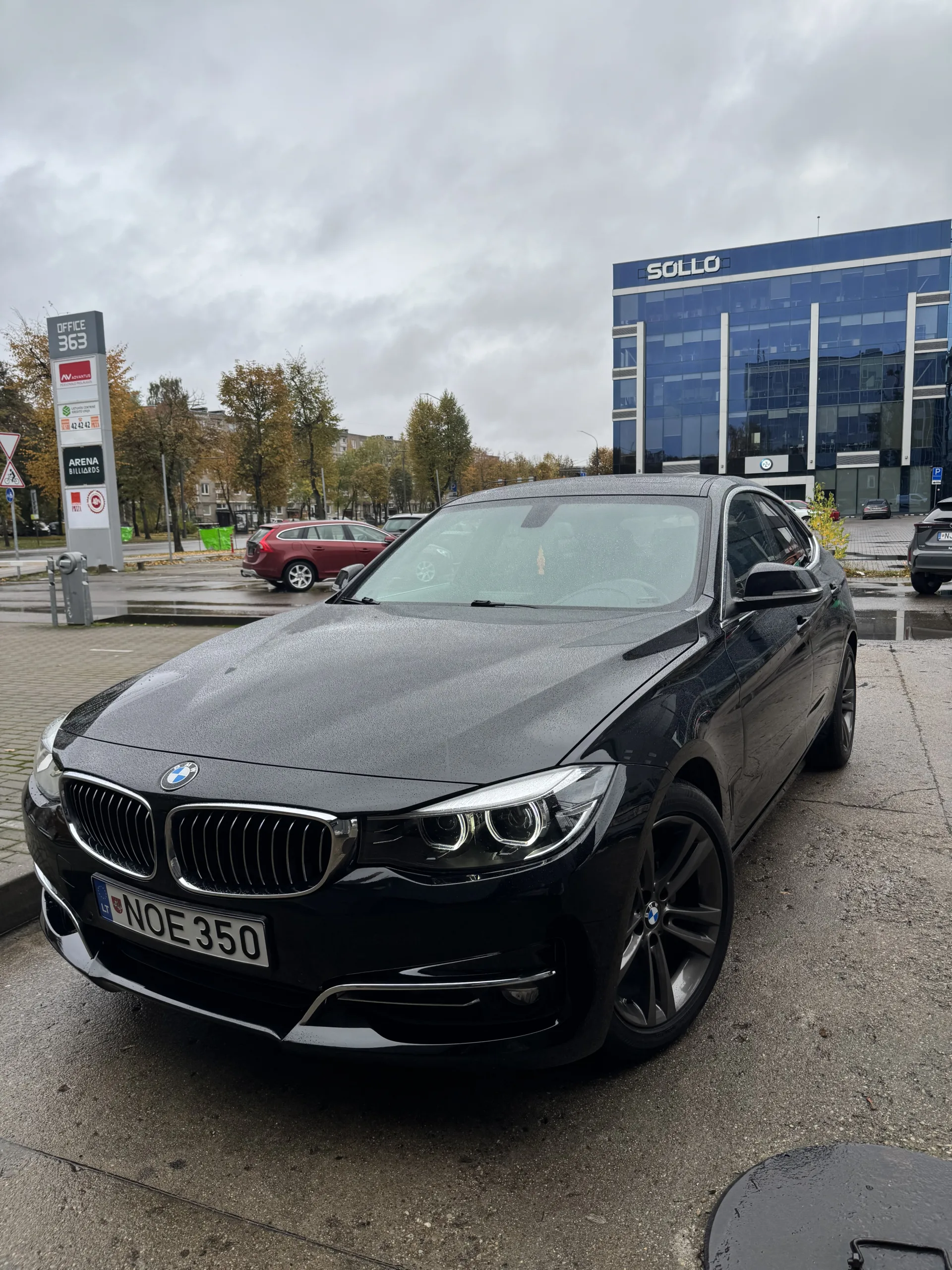 BMW 330, 2017