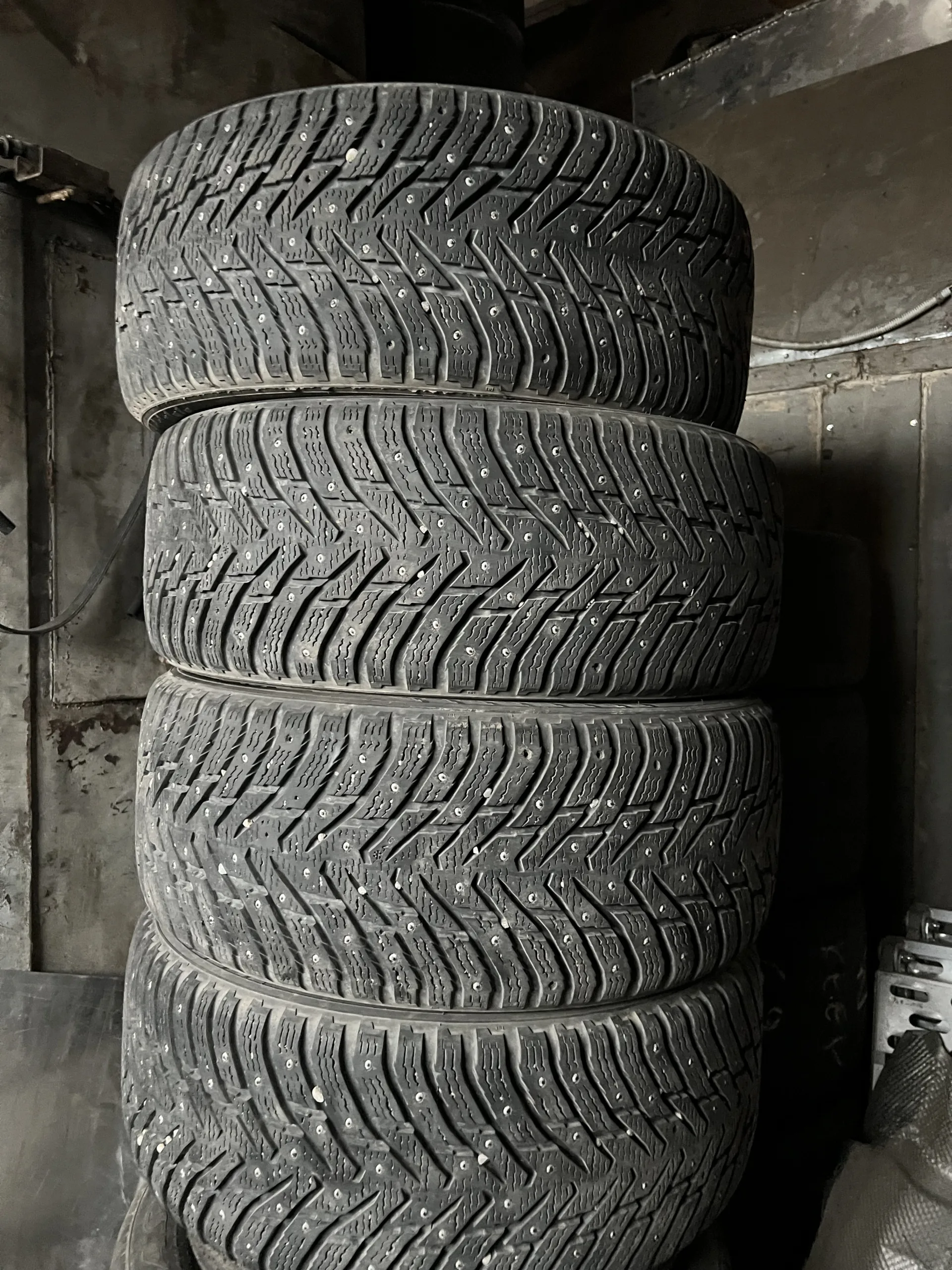 Nokian Hakkapelliita 8 245/50 R18