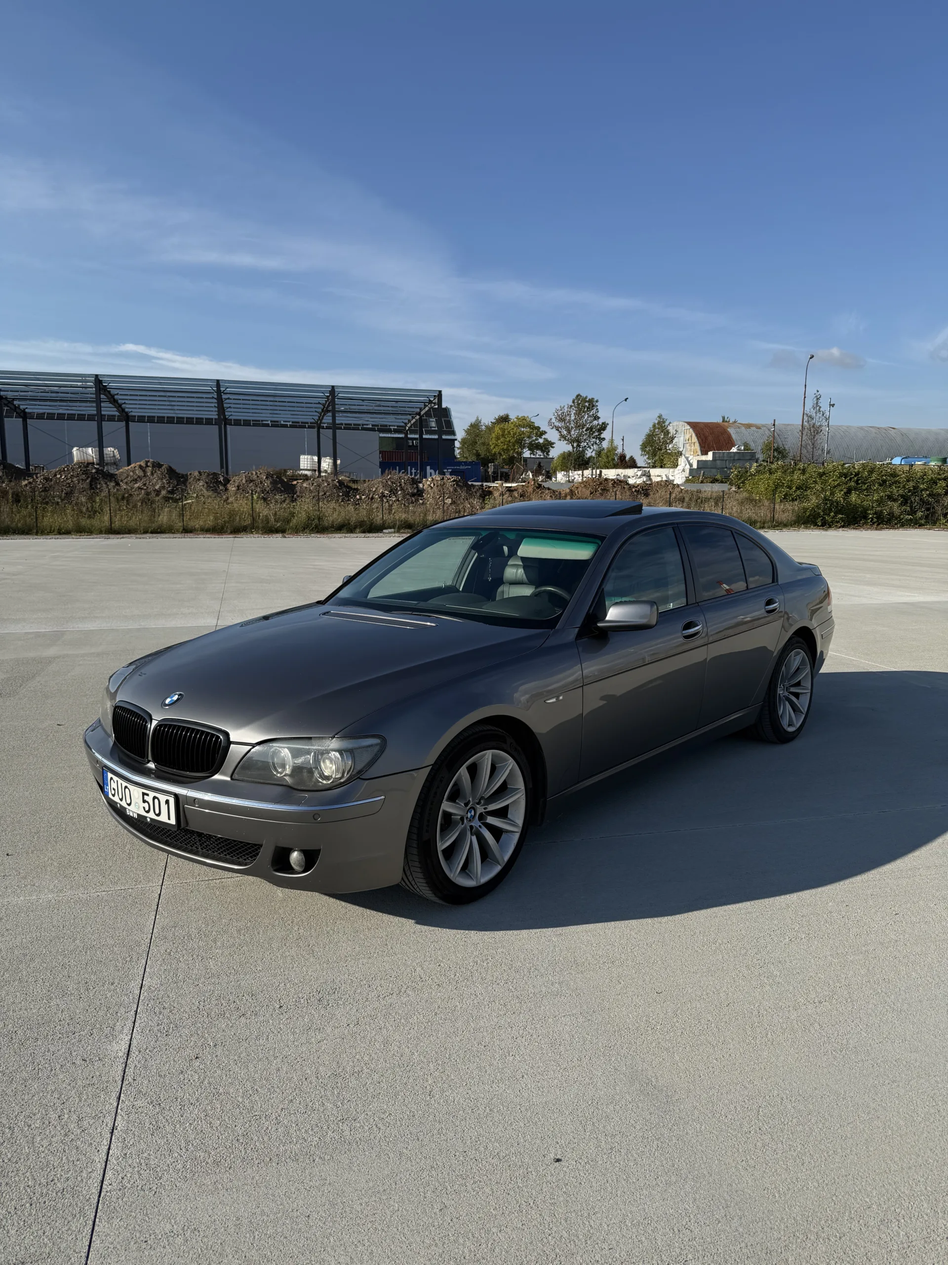 BMW 730, 2008