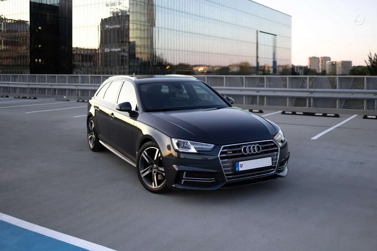 Audi A4, 2016