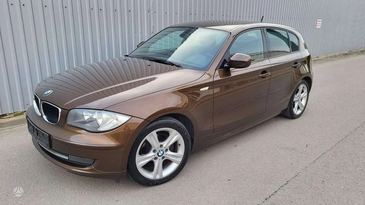 BMW 118, 2011