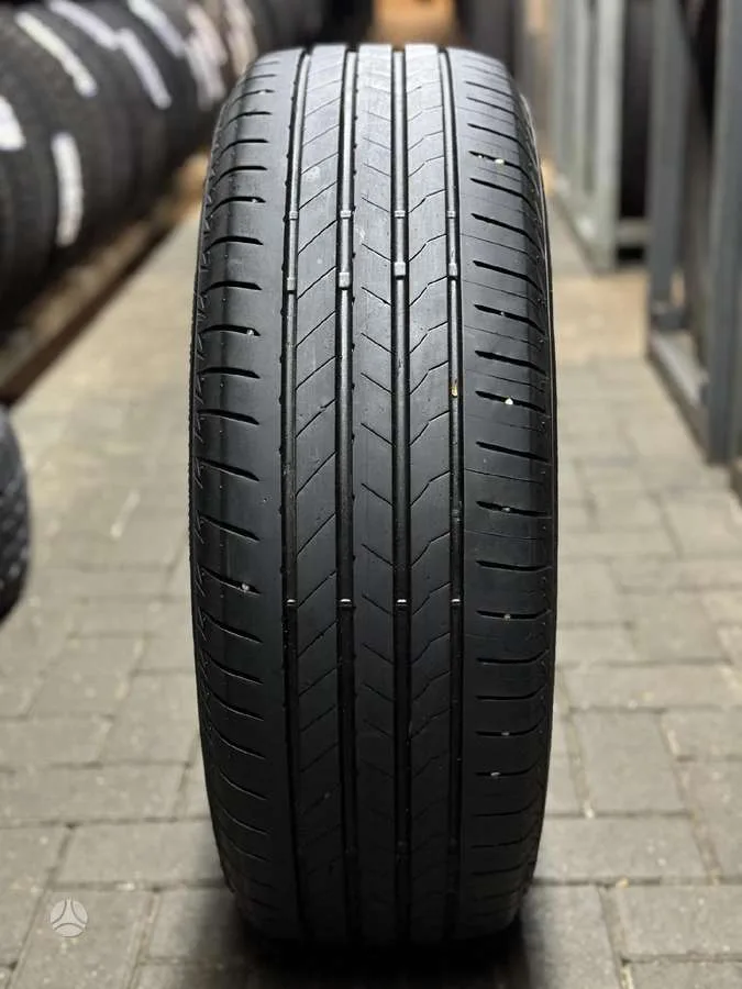 Bridgestone ALENZA 001 225/65 R17