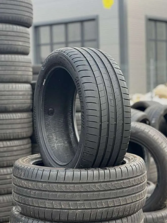 Bridgestone ALENZA 001 AO 265/45 R21