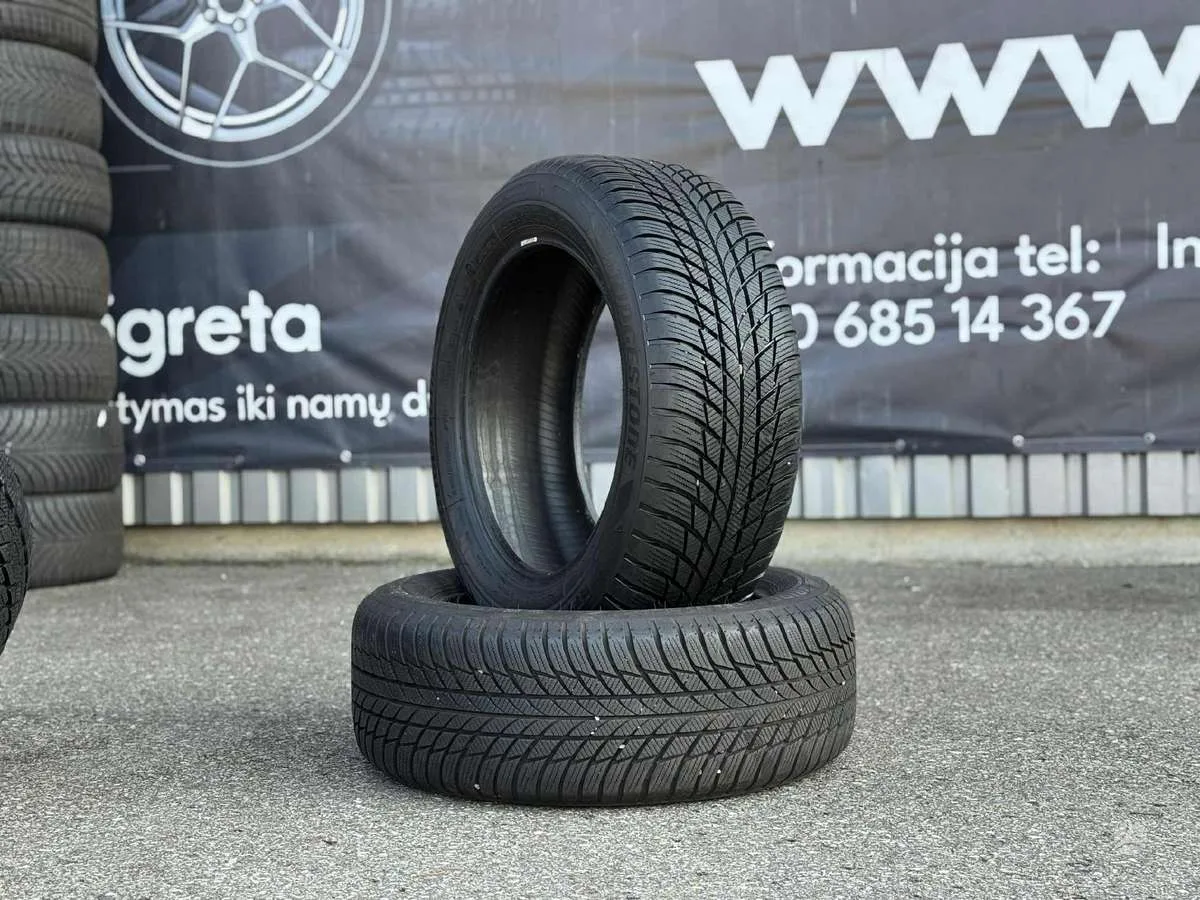 Bridgestone BLIZZAK LM001 * 225/55 R17