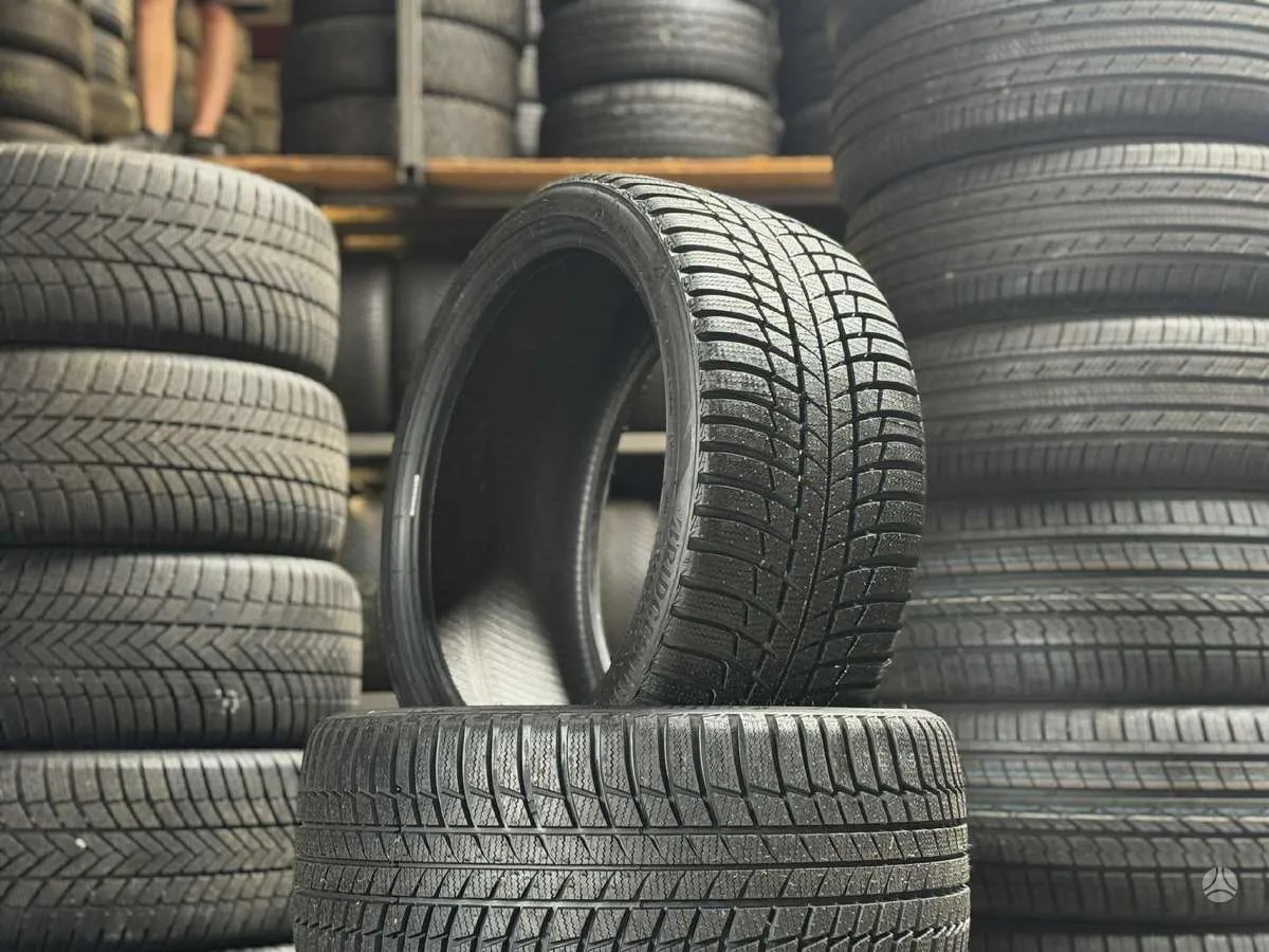 Bridgestone BLIZZAK LM001 255/35 R19