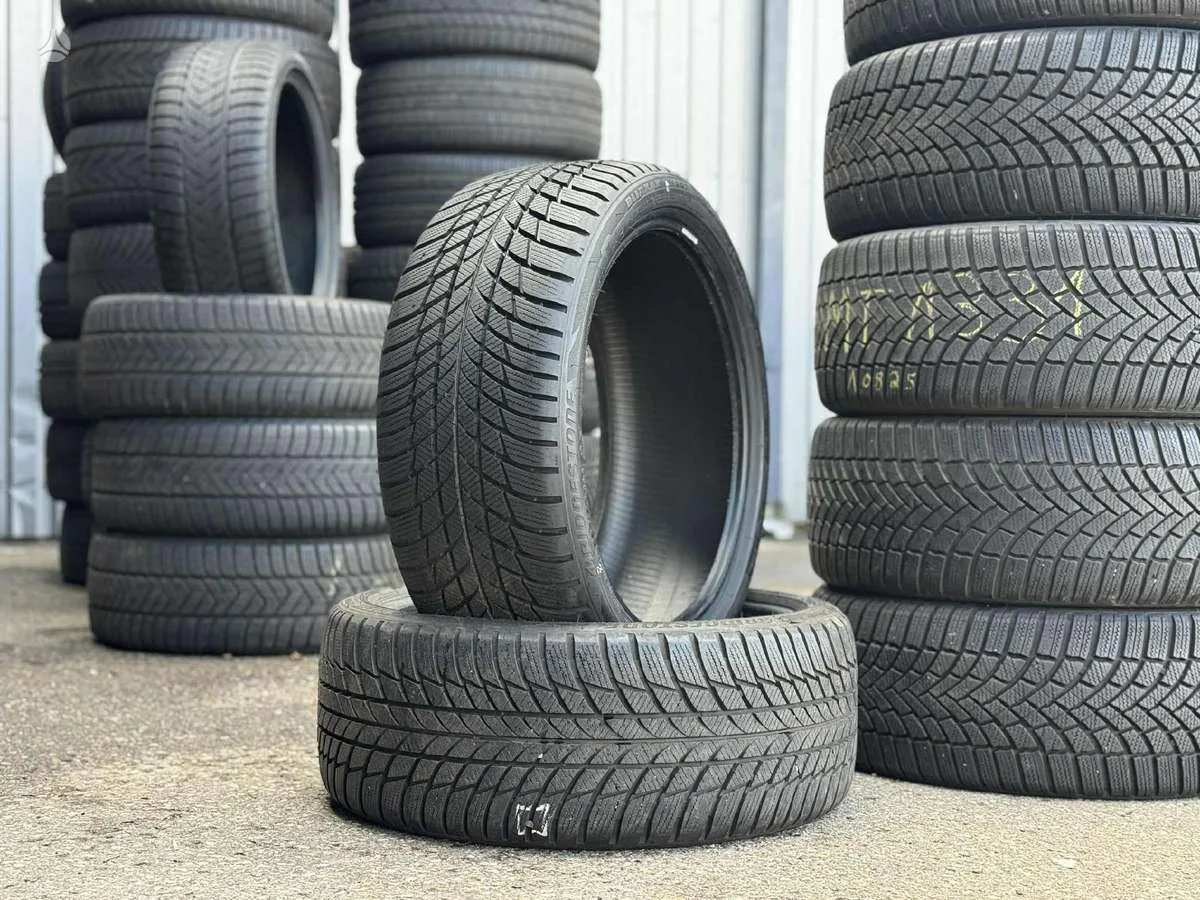 Bridgestone BLIZZAK LM001 RSC 225/40 R18