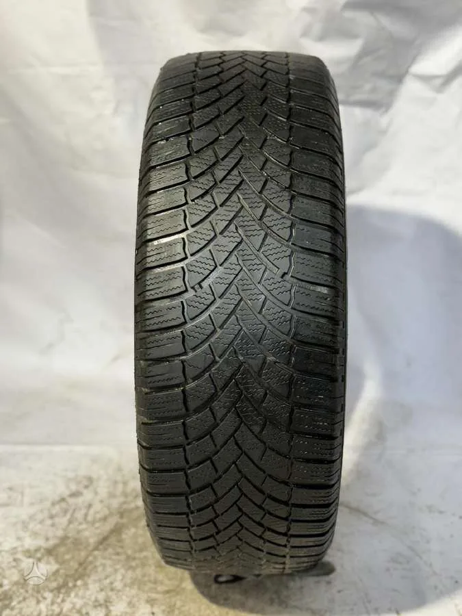 Bridgestone BLIZZAK LM005 235/60 R18