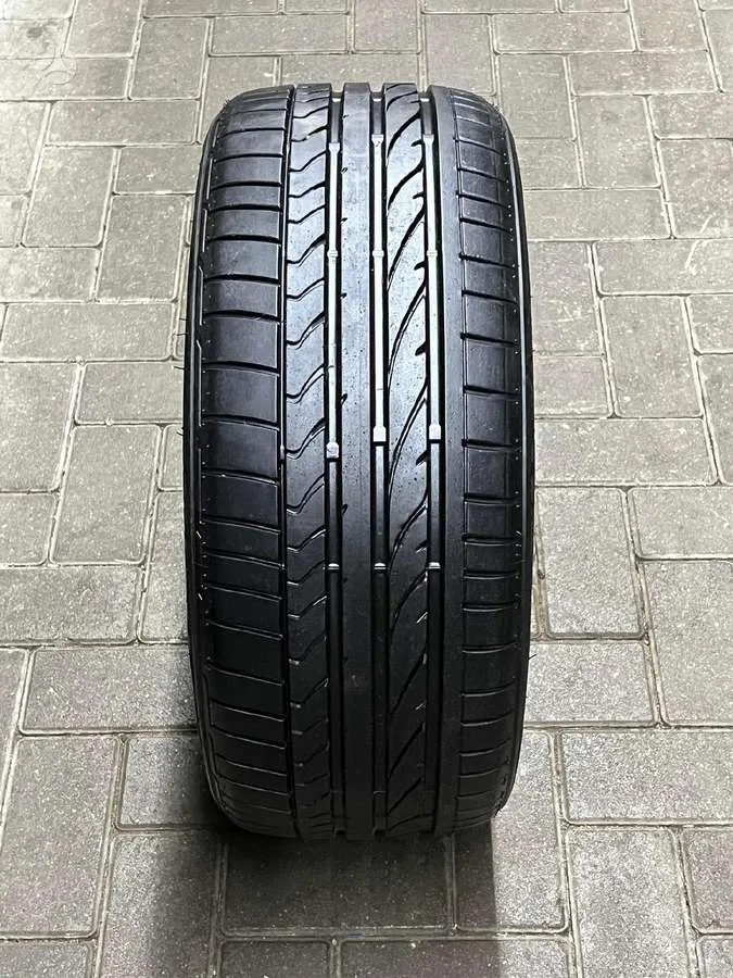 Bridgestone POTENZA RE050A 215/40 R17
