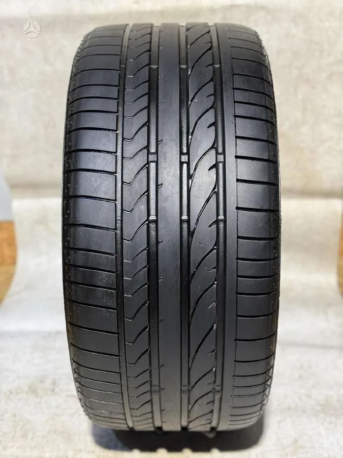 Bridgestone POTENZA RE050A 275/35 R19