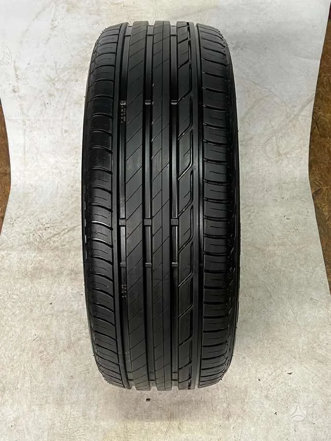 Bridgestone TURANZA T001 215/50 R18