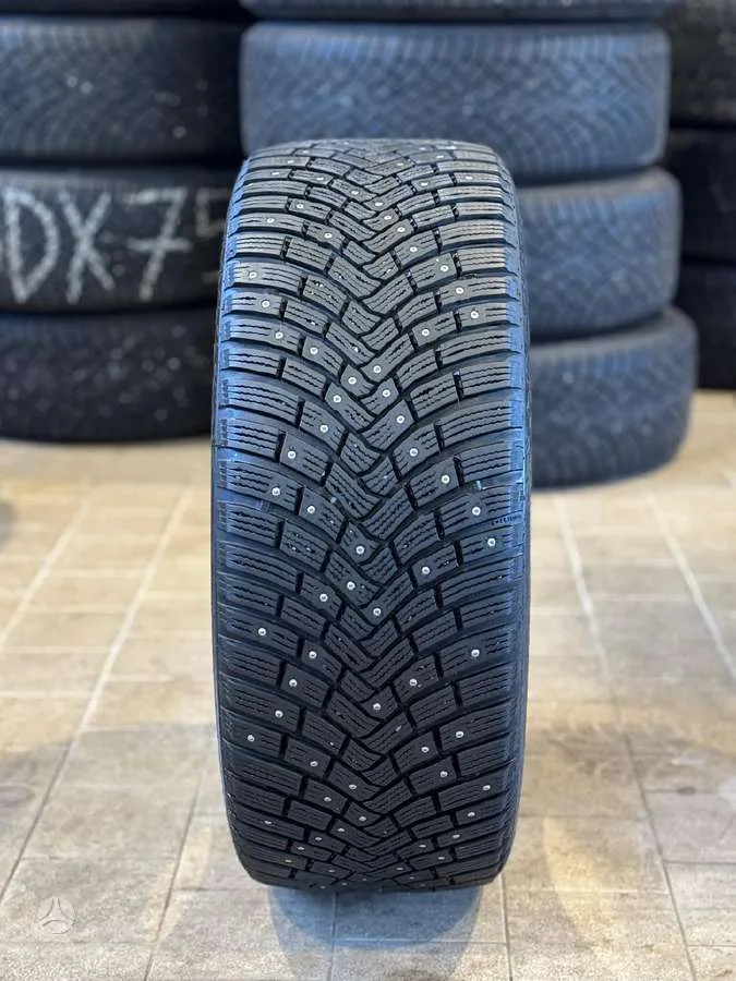 Continental ICECONTACT 3 235/45 R18