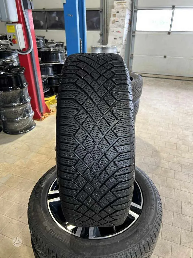 Continental VIKING CONTACT 7 235/55 R19