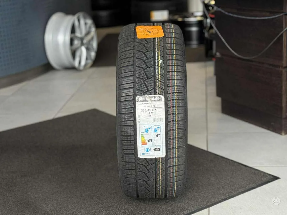 Continental WINTERCONTACT TS860S 235/45 R18