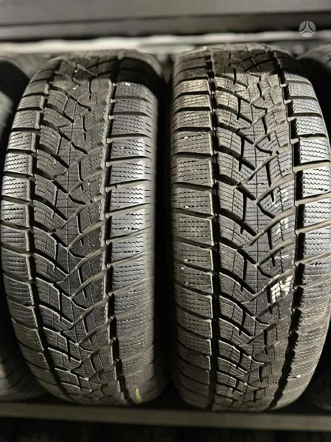 Dunlop WINTER SPORT 5 215/70 R16