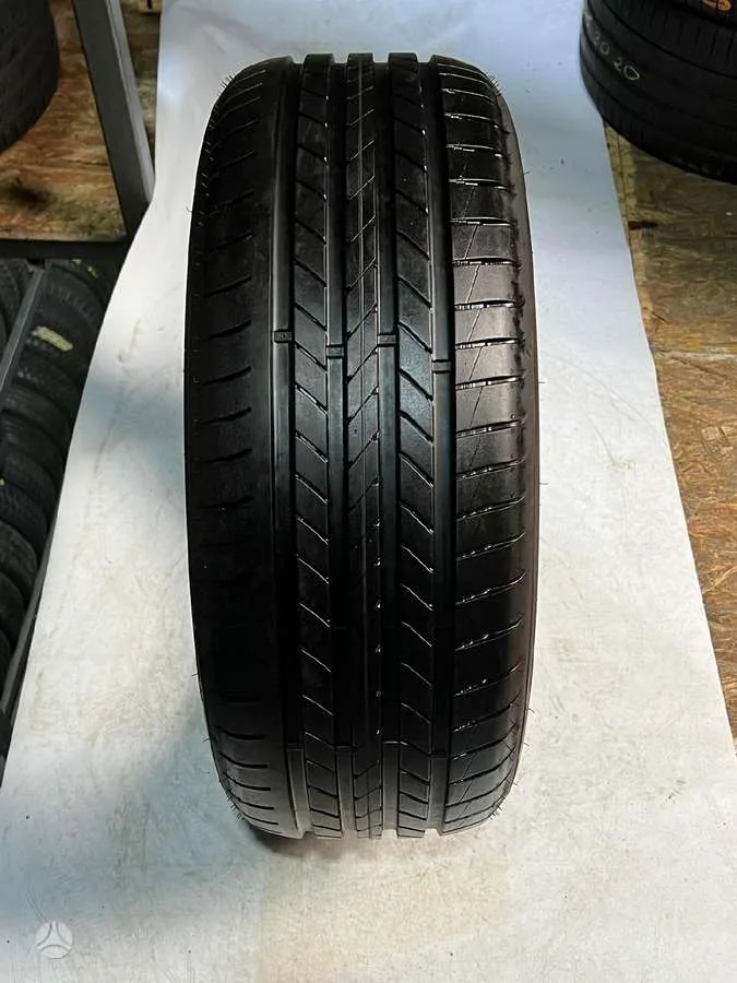 Goodyear EFFICIENTGRIP (RUN FLAT) 235/45 R19