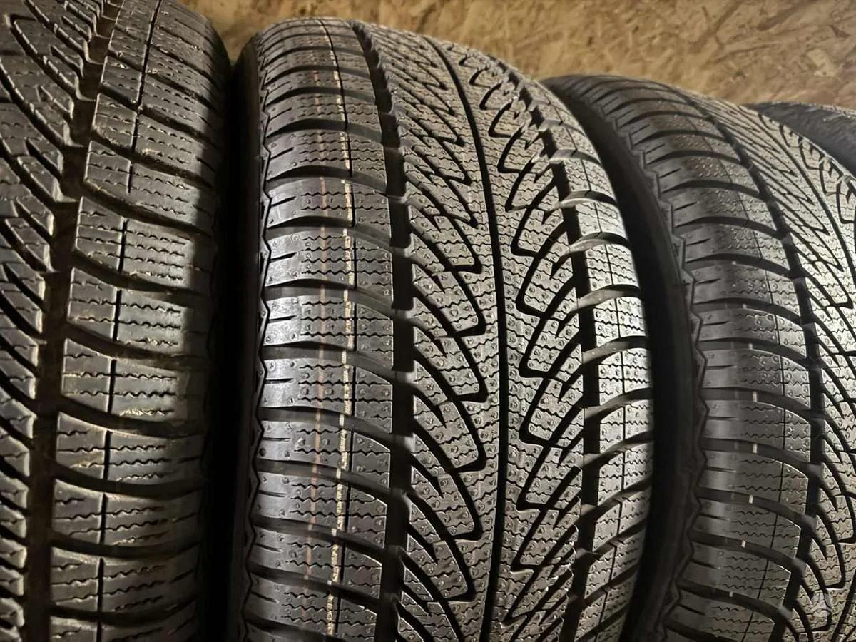 Goodyear ULTRAGRIP 8 PERFORMANCE 225/40 R18