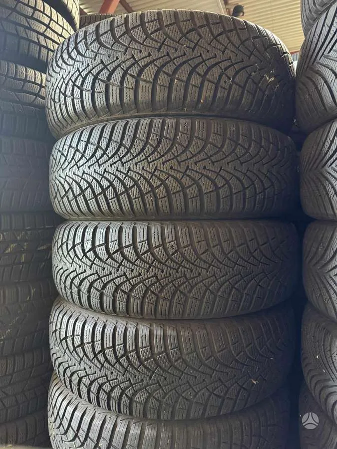 Goodyear ULTRAGRIP 9+ 205/60 R16