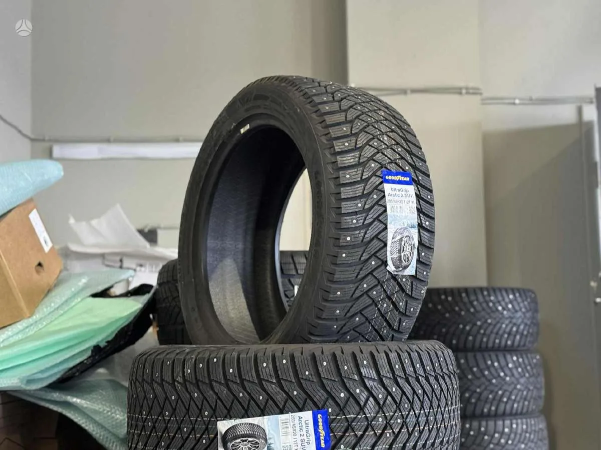 Goodyear ULTRAGRIP ARCTIC 2 SUV 285/45 R20