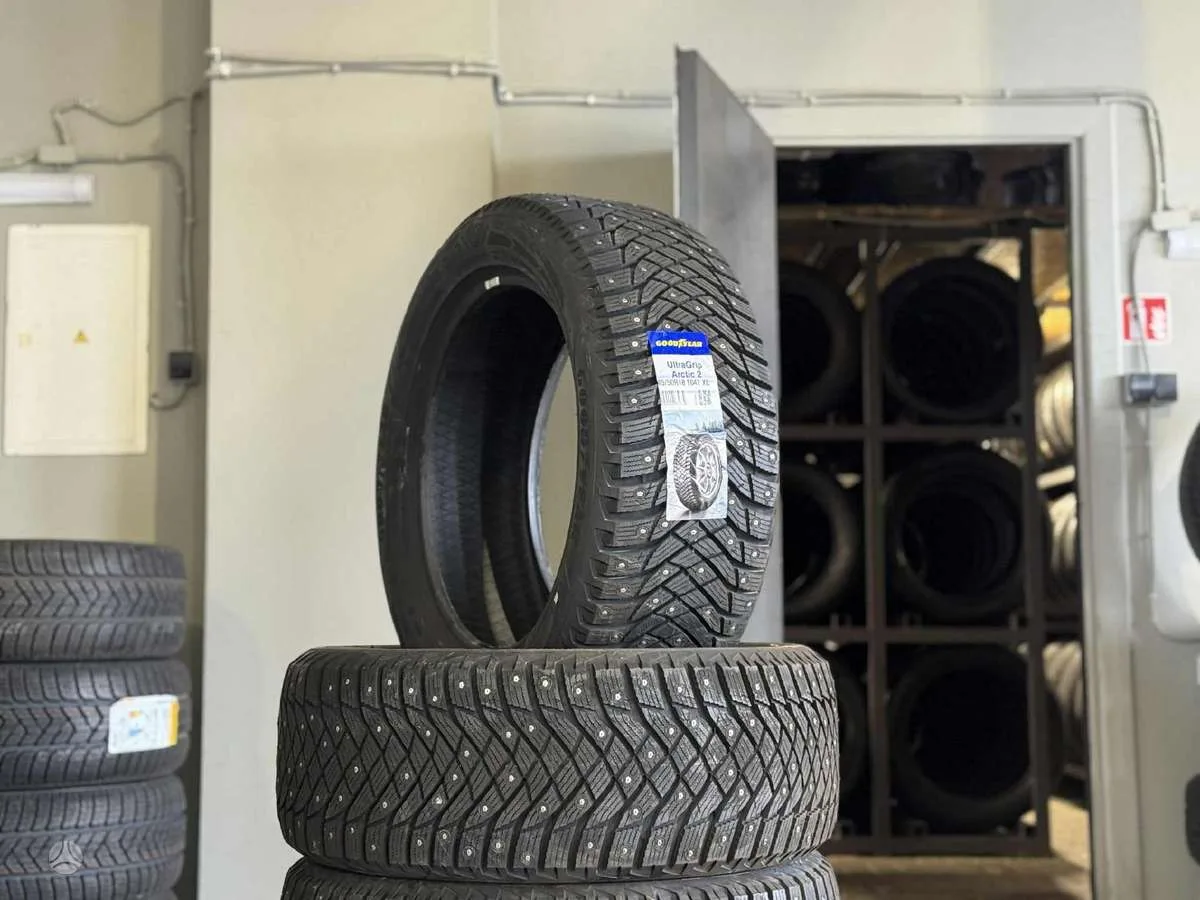 Goodyear ULTRAGRIP ARCTIC 2 245/50 R18