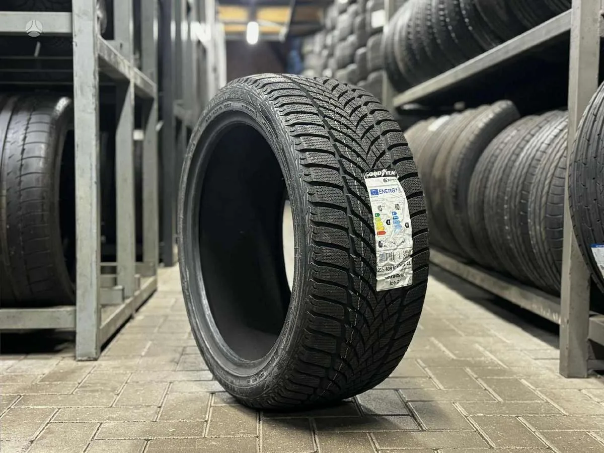 Goodyear ULTRAGRIP ICE 2 255/40 R19