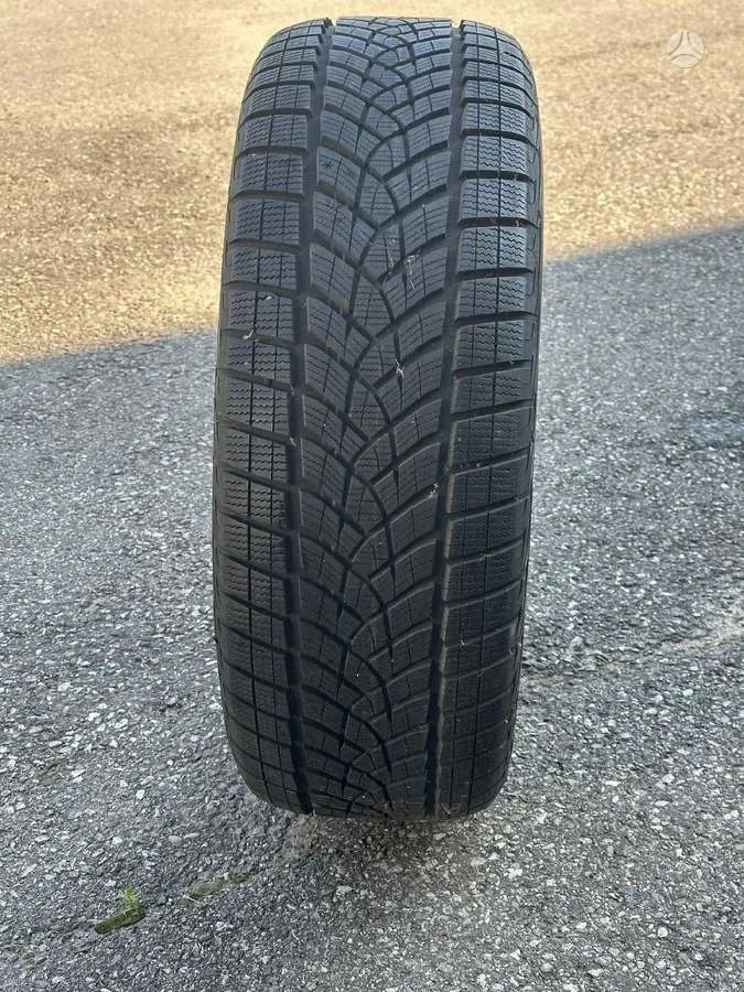 Goodyear ULTRAGRIP PERF. 255/55 R20