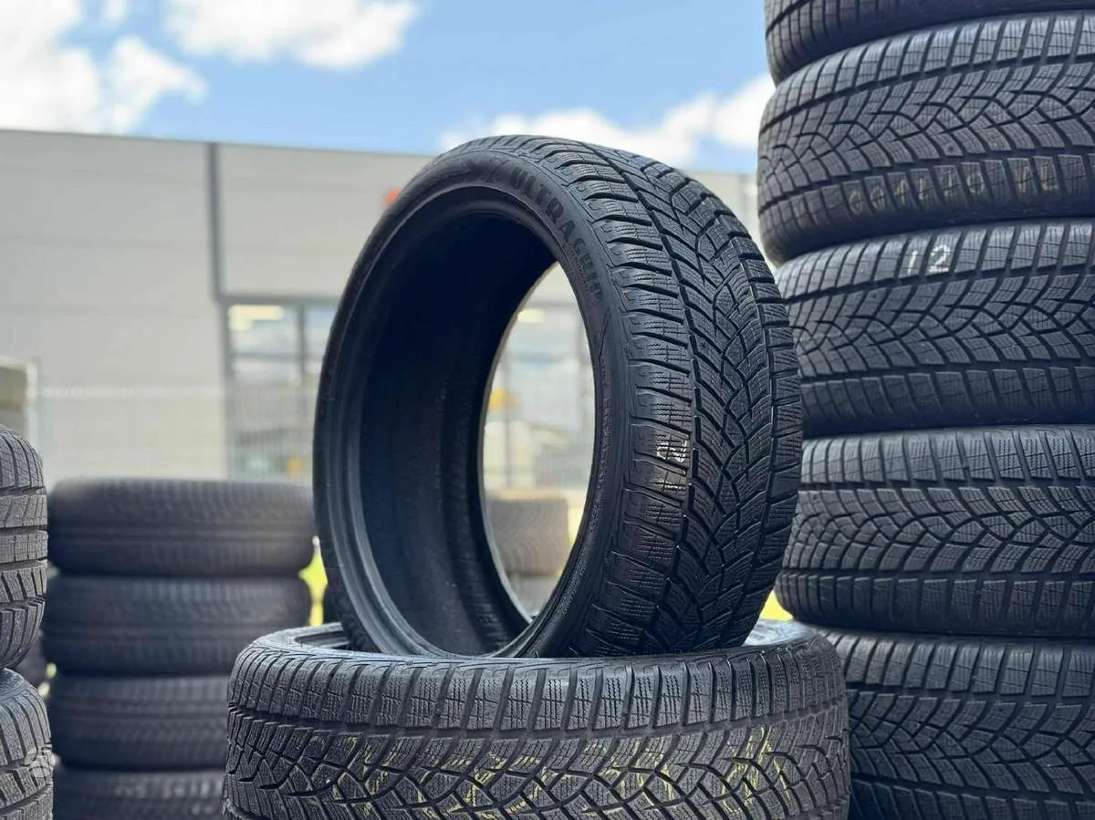Goodyear ULTRAGRIP PERF. 215/40 R18