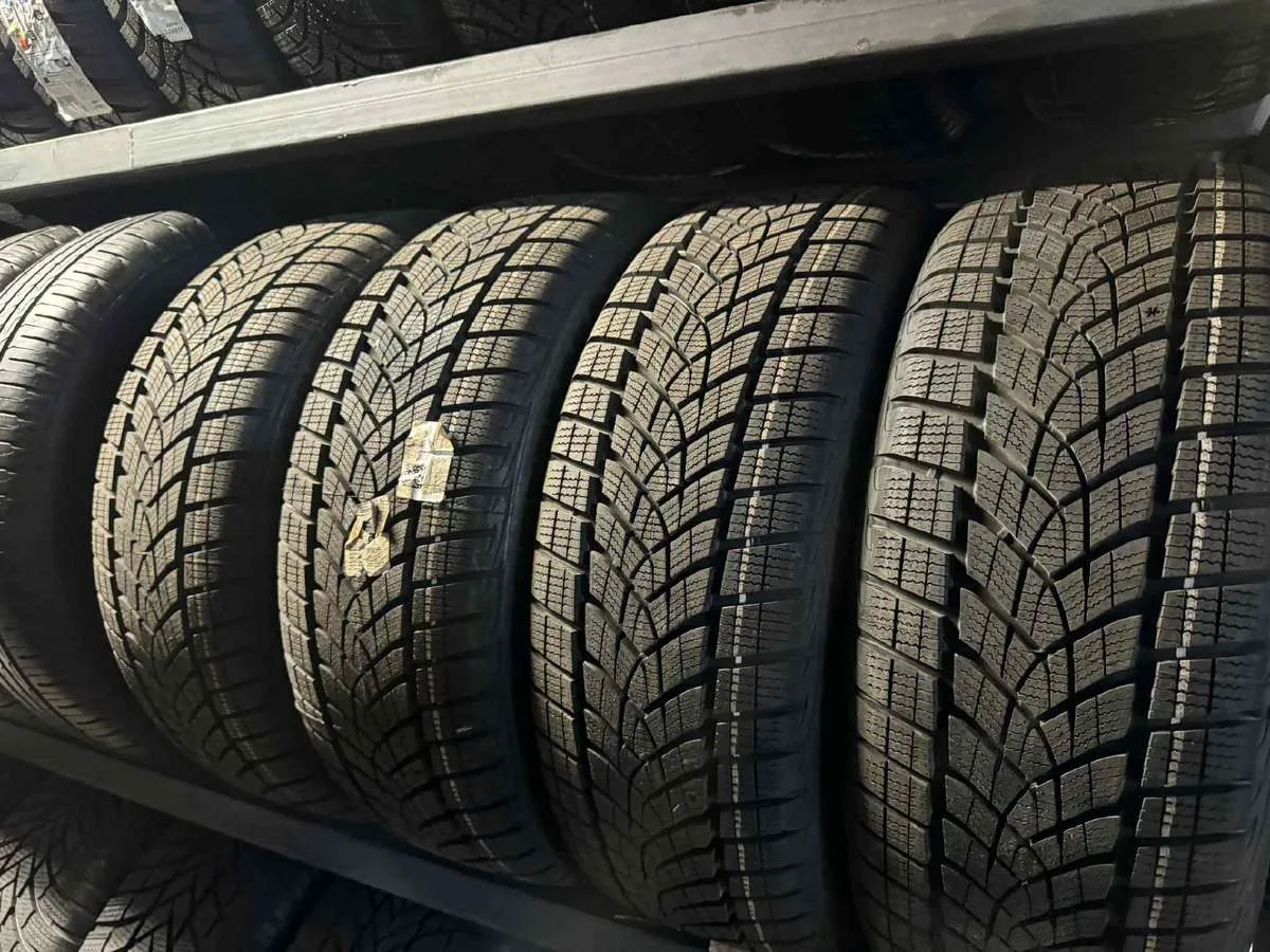 Goodyear ULTRAGRIP PERFORMANCE 215/55 R18