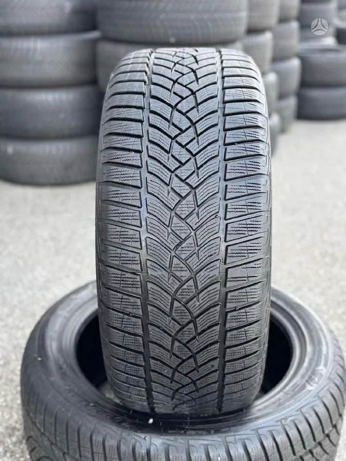 Goodyear ULTRAGRIP PERFORMANCE+ 255/45 R18