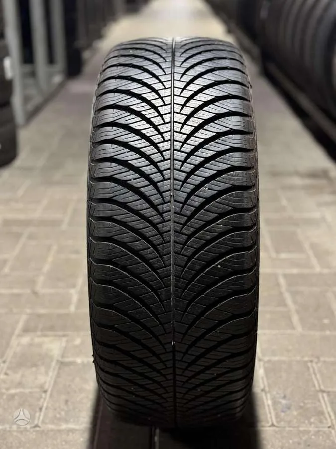 Goodyear VECTOR 4 SEASONS GEN-2 205/50 R17