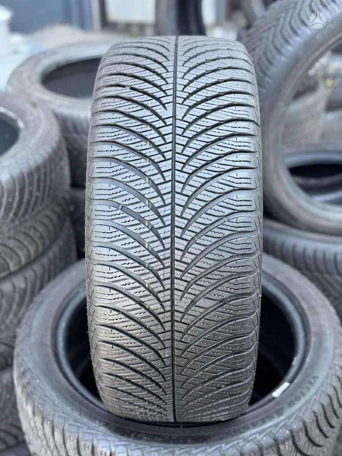 Goodyear VECTOR 4 SEASONS GEN-2 225/45 R17
