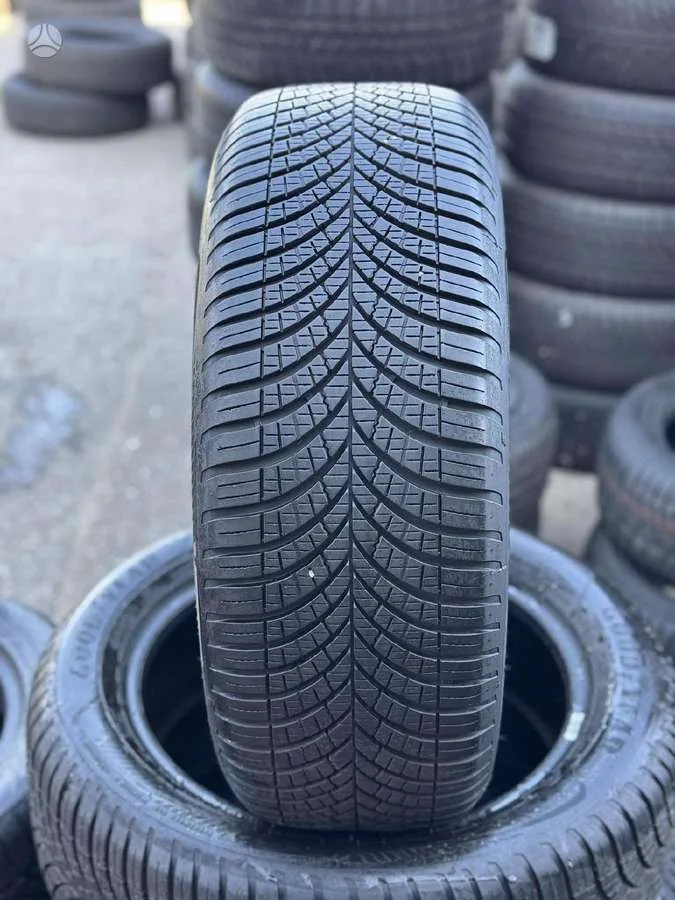 Goodyear VECTOR 4 SEASONS GEN-3 2022 215/55 R17