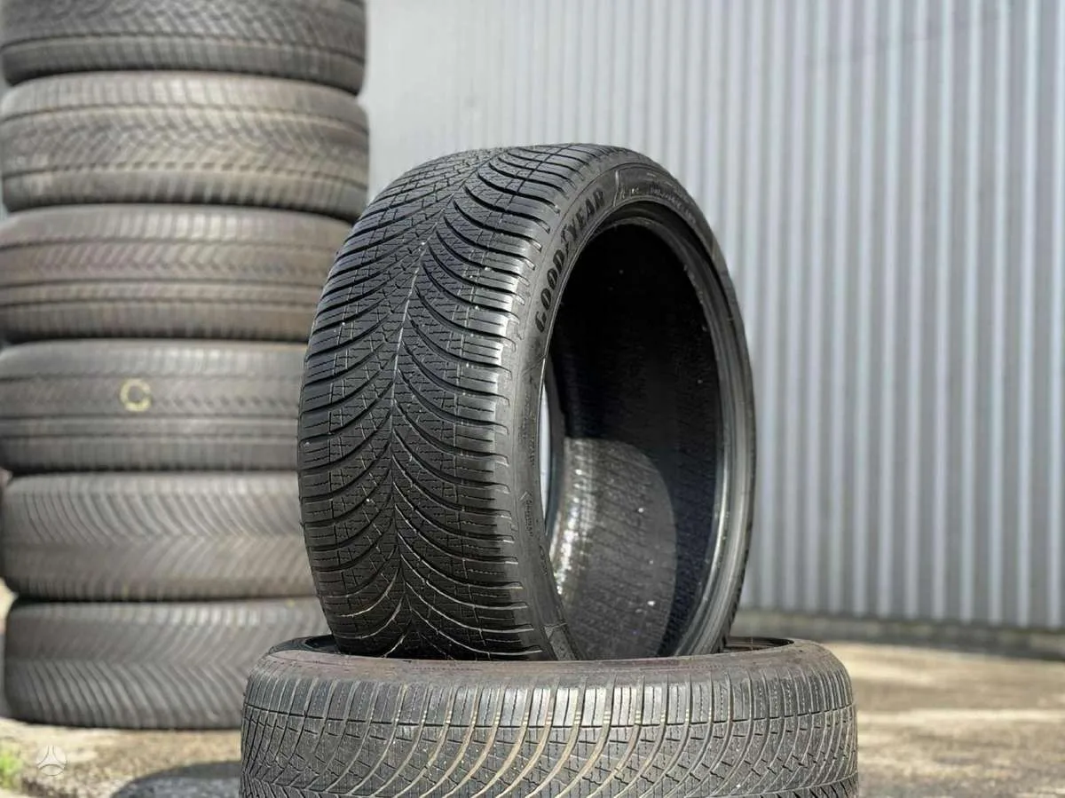 Goodyear VECTOR 4 SEASONS GEN-3 235/40 R19