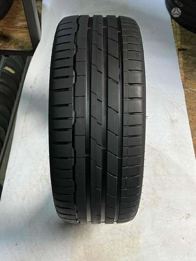 Hankook VENTUS S1 EVO 3 235/35 R20