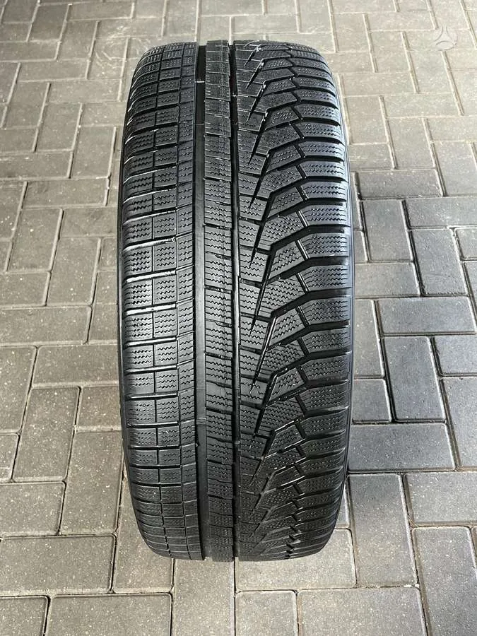 Hankook WINTER I*CEPT EVO 2 SUV 255/45 R20