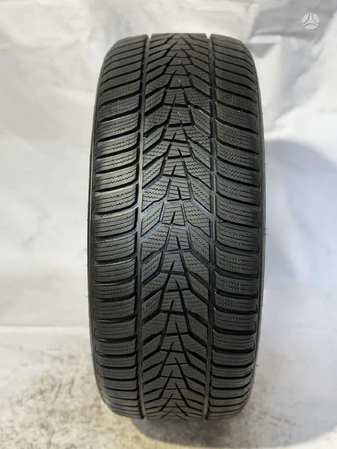 Hankook WINTER I*CEPT EVO 3 235/40 R19
