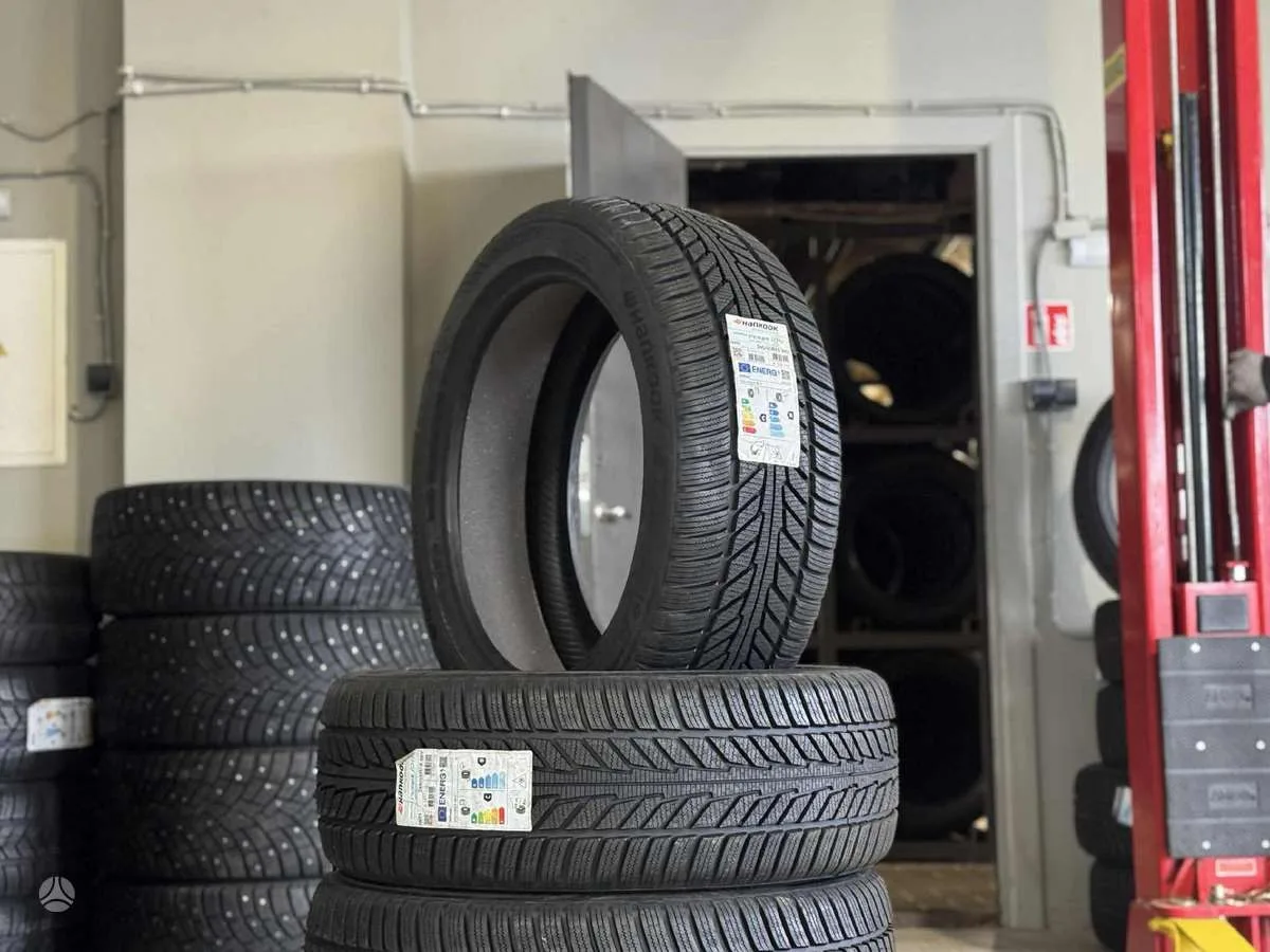 Hankook WINTER I*CEPT ION IW01 245/45 R19