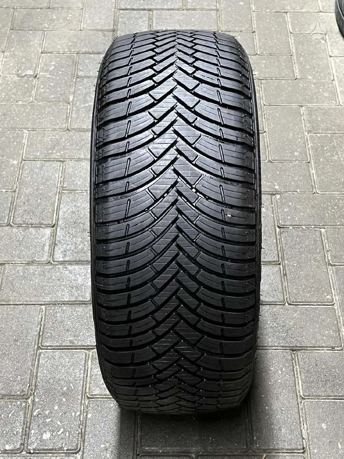 Kleber QUADRAXER 2 205/45 R17