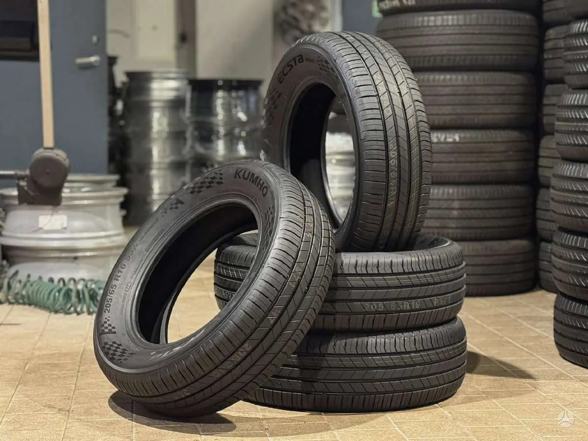 Kumho ECSTA PS71 205/65 R16