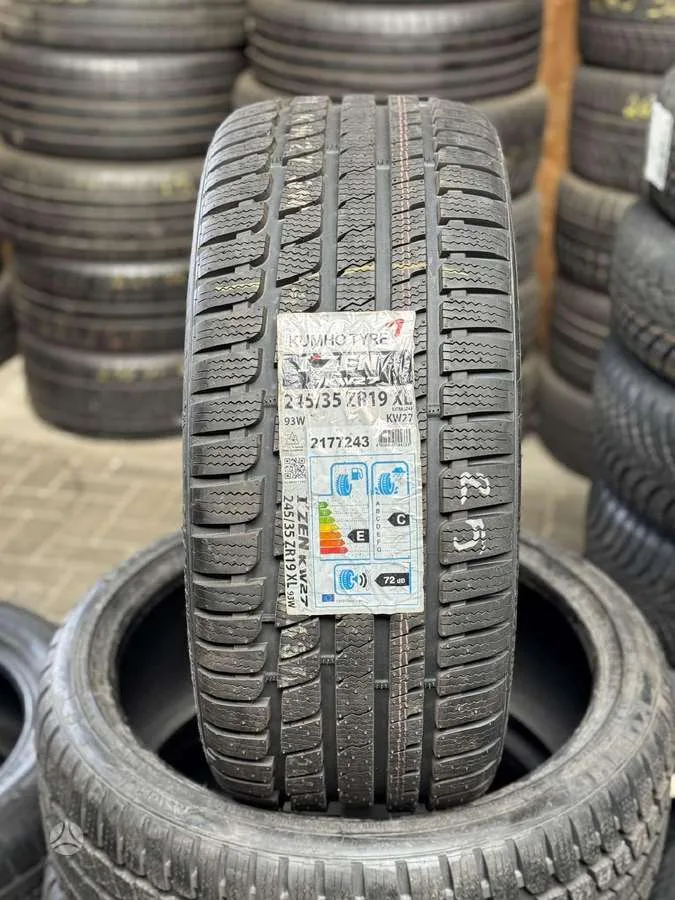 Kumho I'ZEN KW27 245/35 R19