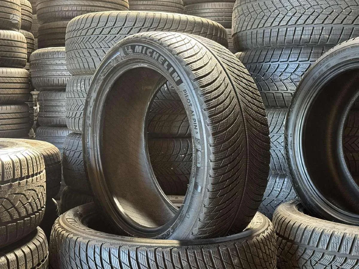 Michelin PILOT ALPIN 5 AO 245/45 R19