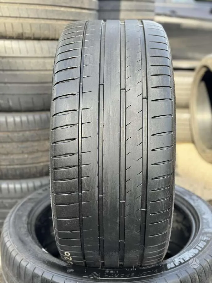 Michelin PILOT SPORT 4 285/40 R20
