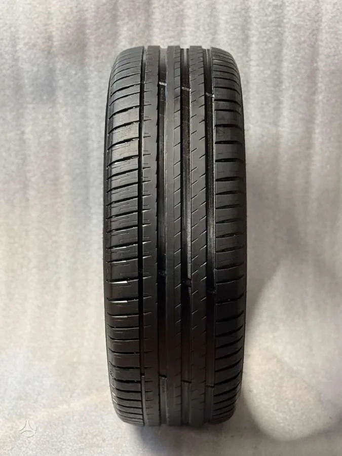 Michelin PILOT SPORT 4 SUV XL 235/50 R20