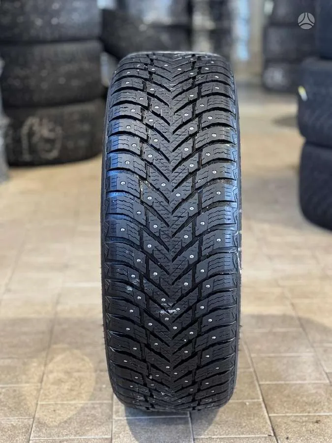 Nokian HAKKAPELIITTA 10 SUV 215/55 R18