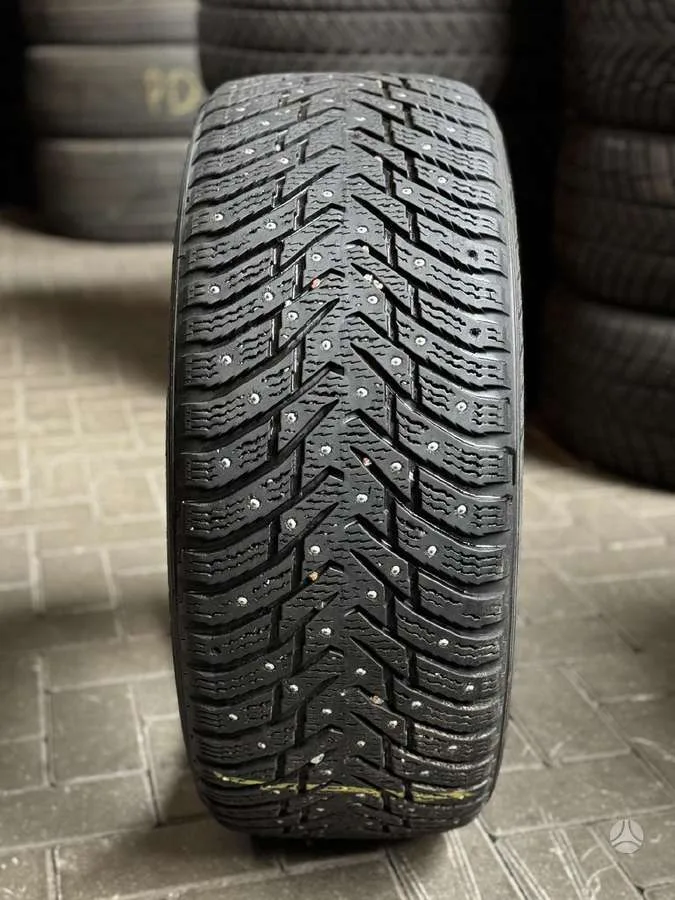 Nokian HAKKAPELIITTA 8 245/45 R19