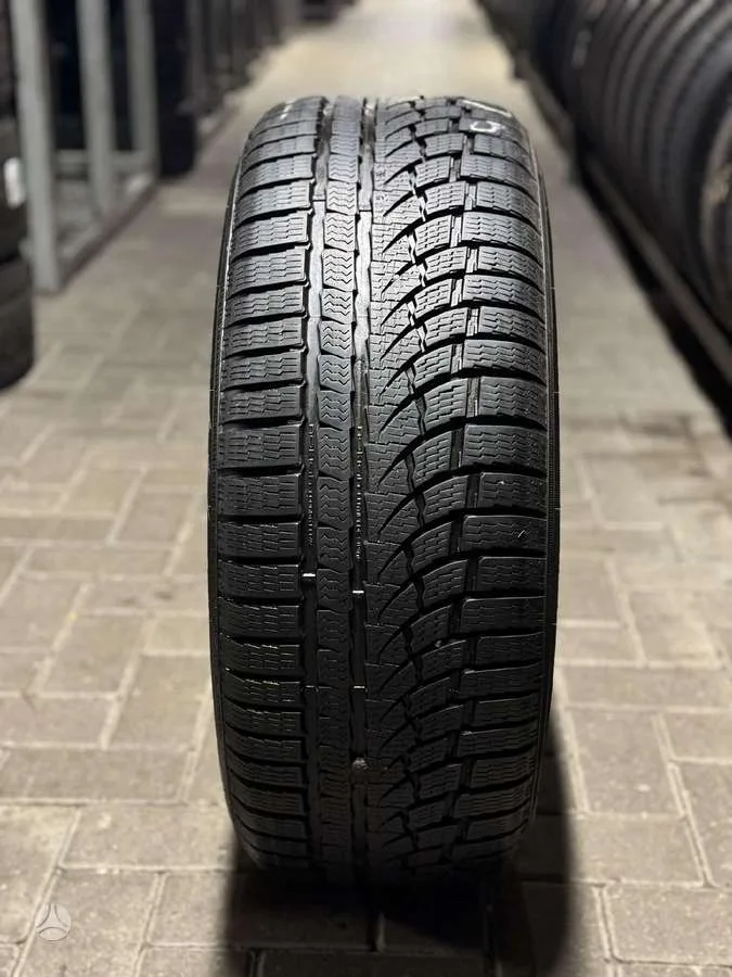 Nokian WR A4 235/55 R17