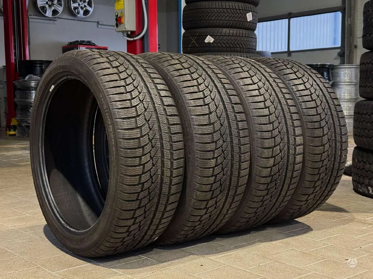 Nokian WR A4 245/40 R20