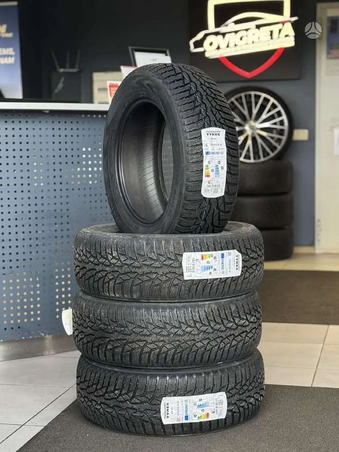 Nokian WR D4 215/60 R16