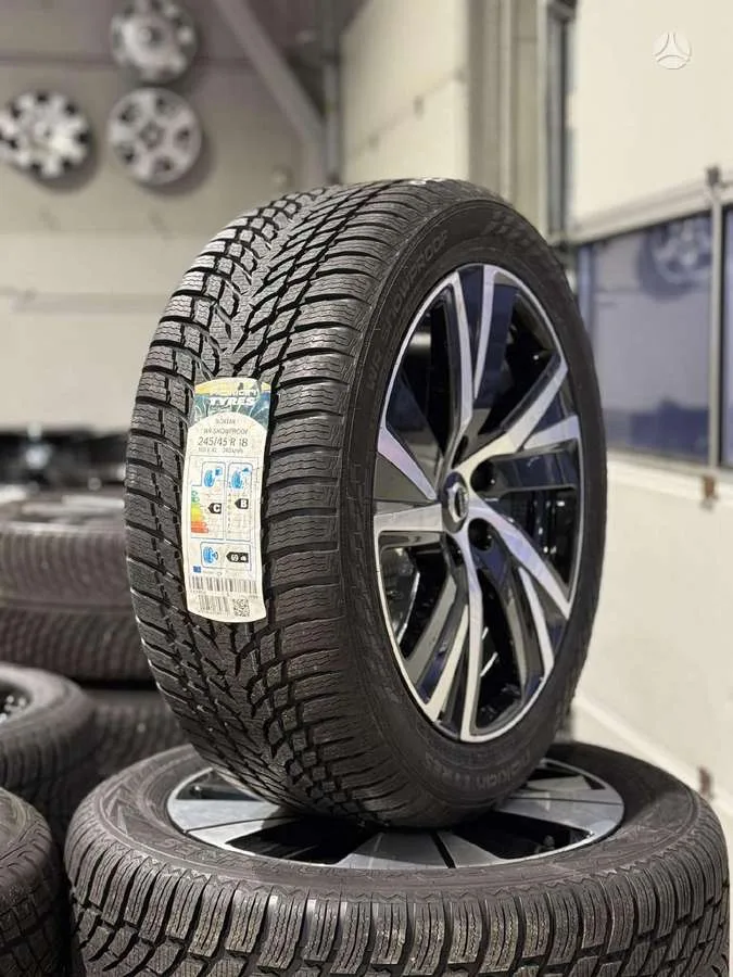 Nokian WR SNOWPROOF 245/45 R18