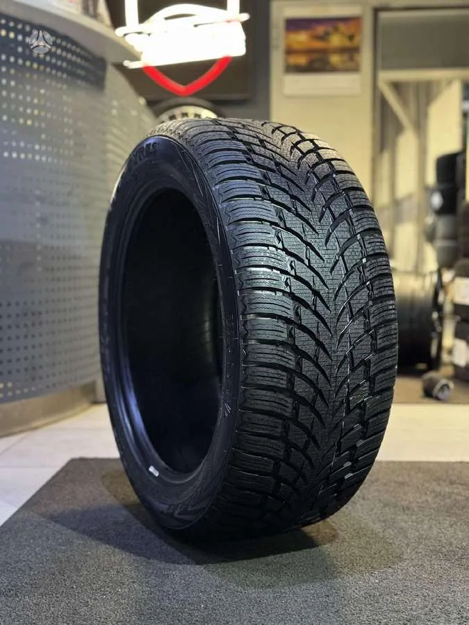 Nokian WR SUV 4 235/50 R19